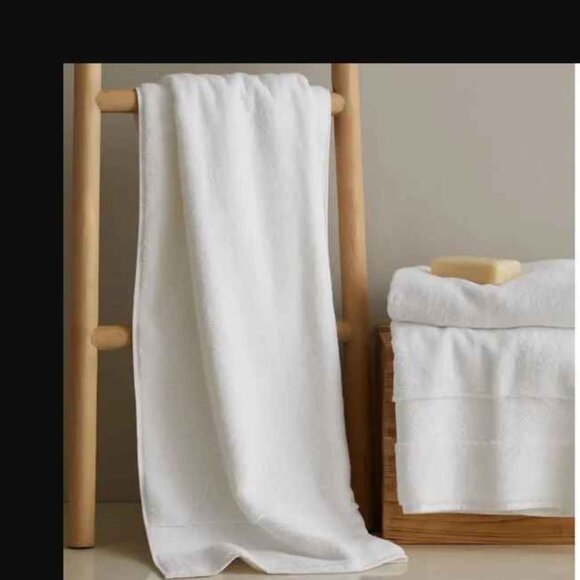 NWT SET OF 3 LOFT BY LOFTEX  LUXE BATH TOWEL WHITE 30in X 58in - Picture 1 of 1